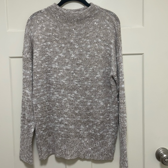 Antonio Melani long sleeve sweater! Size large. Taupe and ivory color. - Picture 1 of 4
